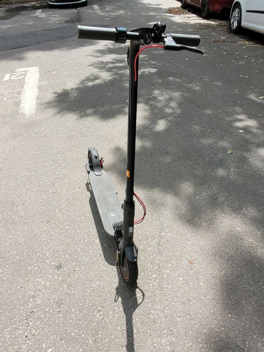 Trotineta electrica Xiaomi Mi Electric Scooter Pro 2 in Garantie