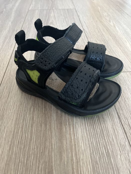 Десткие сандалии