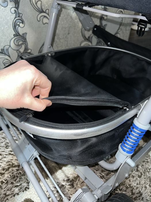 Коляска 2 в 1. Почти новая.