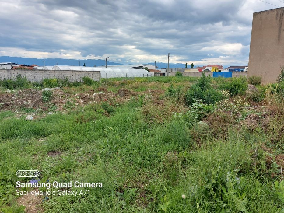 Продавам парцел УПИ от 587кв.м в индустриална зона. Може и Бартер!