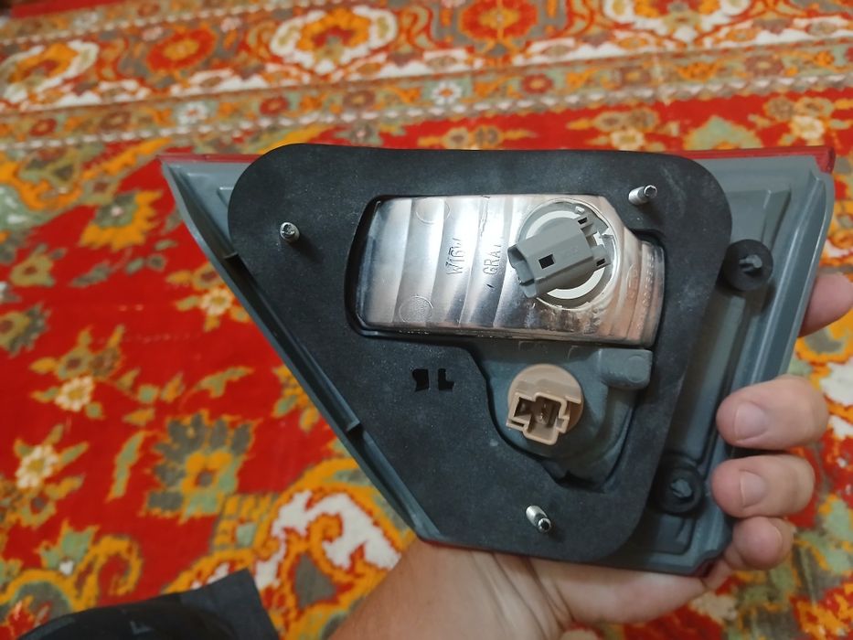 Лада веста задняя фара с багажа