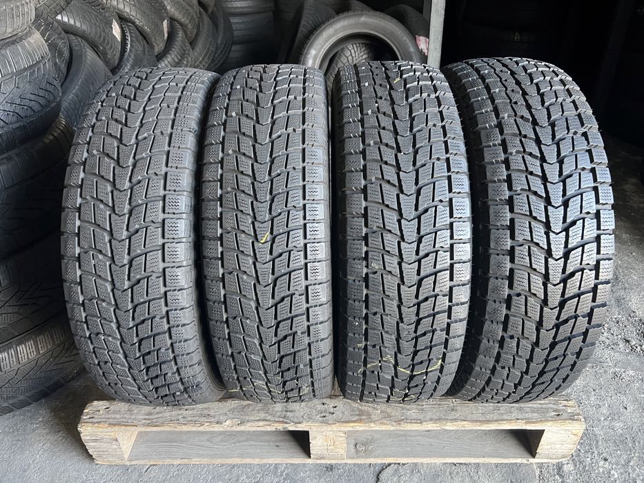 4 anvelope de iarna 215/65/16 Dunlop!