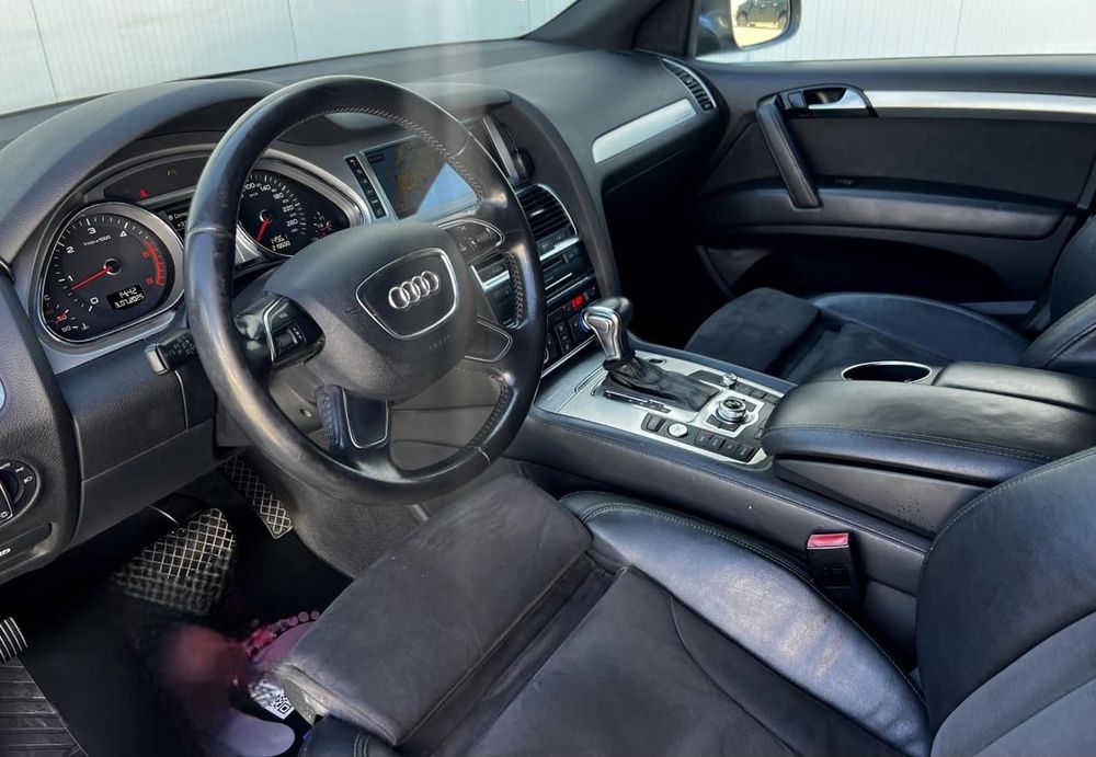 Audi Q7- 3.0 D - 245CP