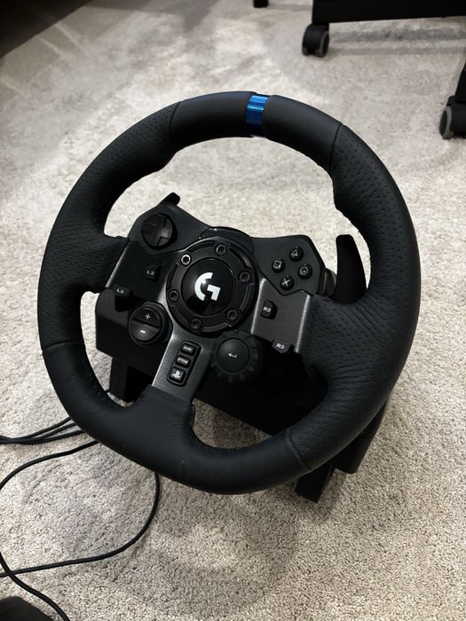 Logitech G923 Volan+Pedale si cutie aproape nou