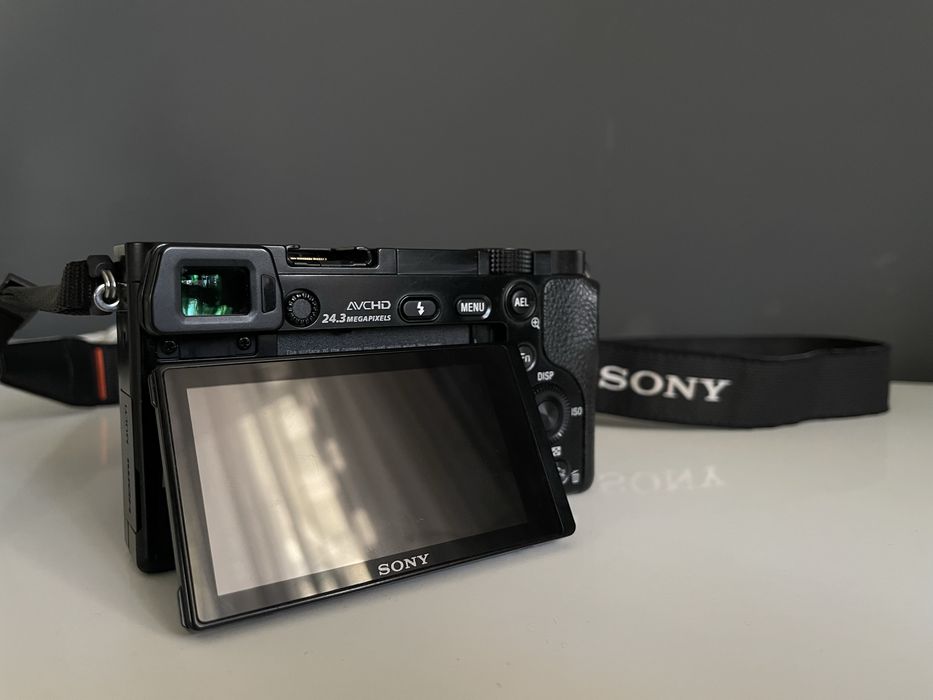Sony a6000 + 16-50