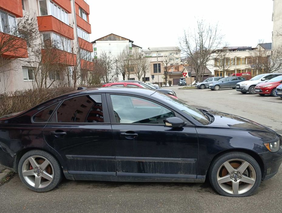 Vând Volvo S40 pentru dezmembrări