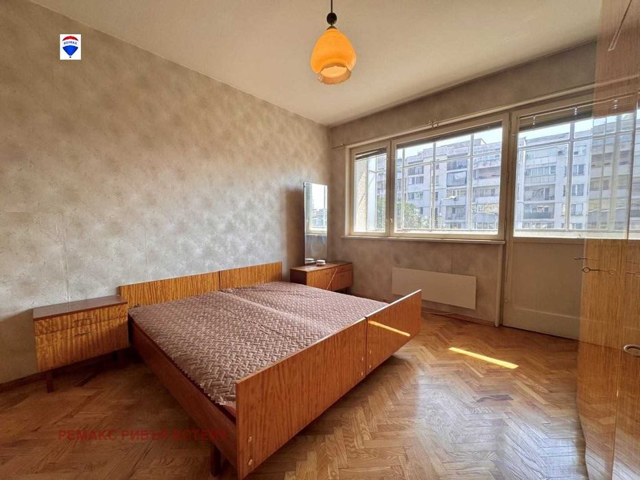 Дава се под наем Тристаен апартамент в Русе, Широк център - 110 кв.м за 280.5 € - Снимка #7