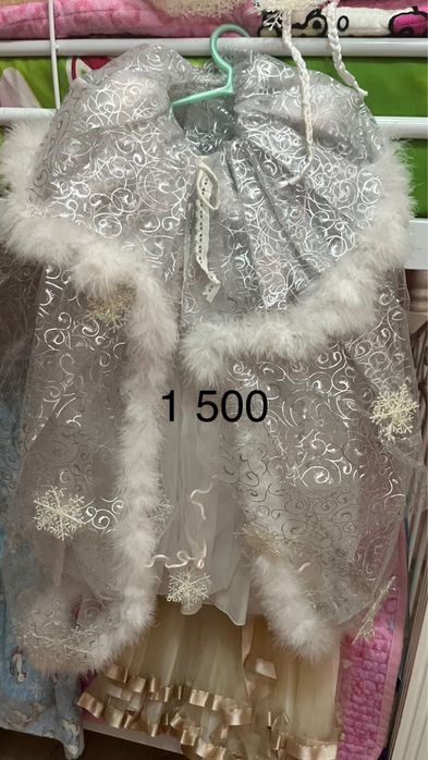 Костюмы и платья детские