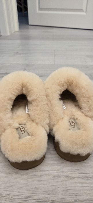UGG Papuci de casa din piele intoarsa cu captuseala din lana Disquette, Maro camel