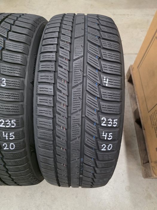 235/45/20 4бр.TOYO SNOWPROX S954-SUV-Неразличими от НОВИ-Made in JAPAN