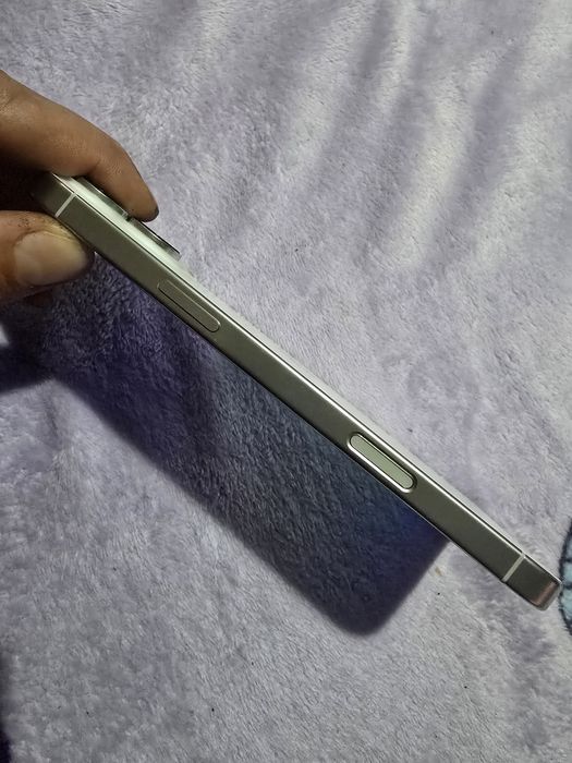 Iphone 16 pro max(piese)