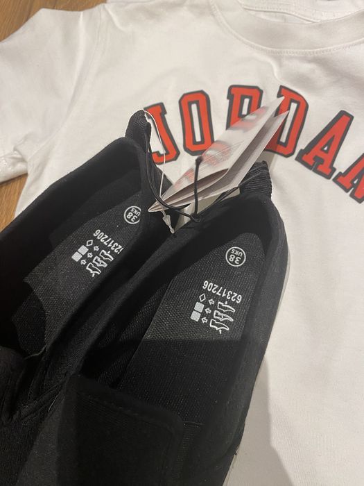 Детски бели тениски air jordan и гуменки кецове за салон
