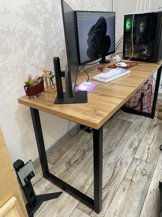 Стол компьютерный