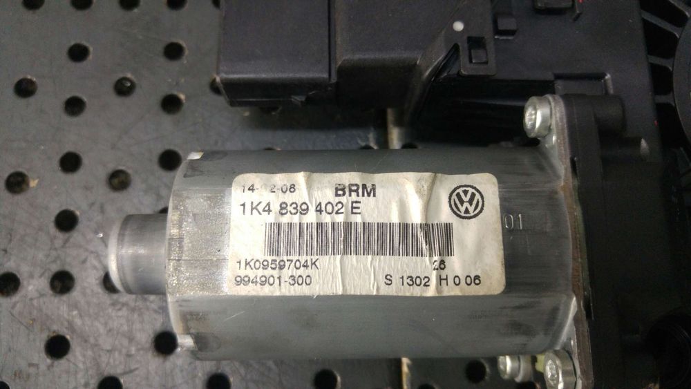 Motoras macara dreapta spate vw golf 5 1k1 1k4839402e 1k0959704k 994901300
