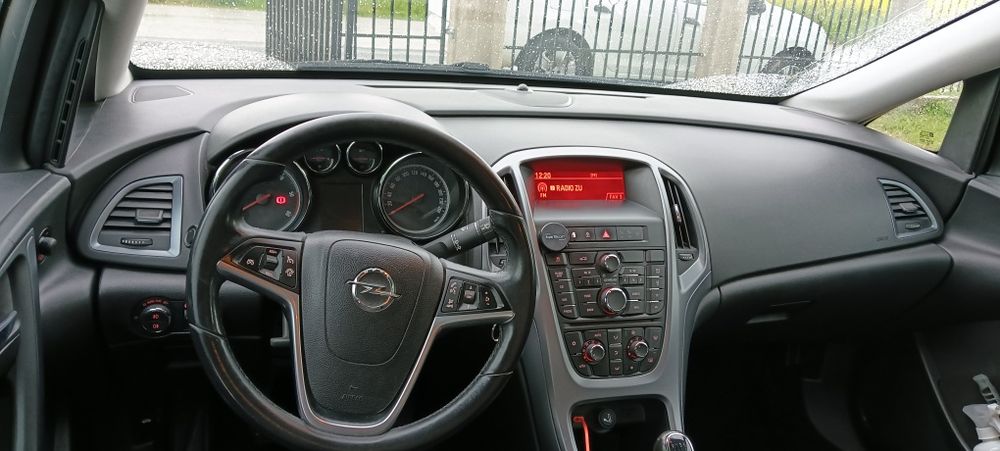 Opel Astra J 1.7 CDTI 110cp