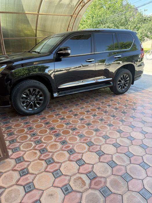 Лексус GX-460 қора 2019 йил