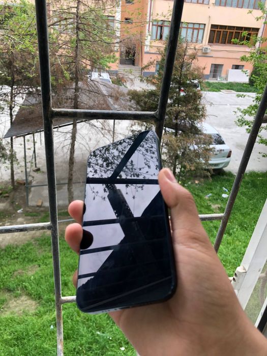 Iphone 12 sotiladi