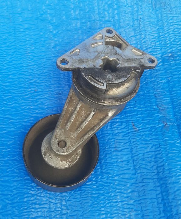 2JZ-GE LEXUS натяжитель ремня