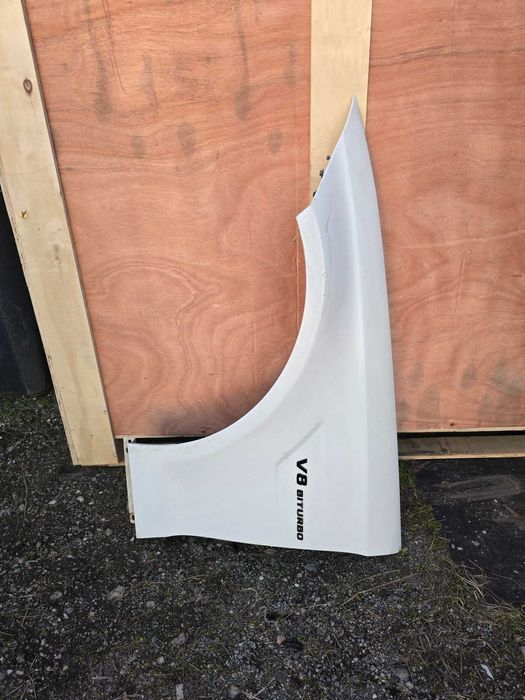 Продаваме ляв калник за Mercedes CLS 6.3 AMG W218