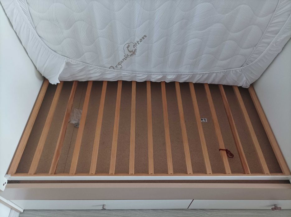 Продавам детско легло