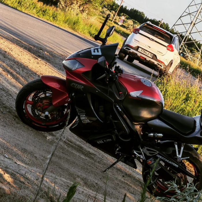 Продам Honda CBR 600 f4i