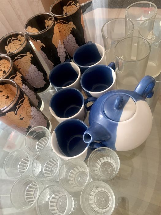 Продам стаканы, чашки, чайник, рюмочки