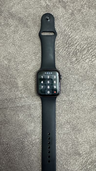Продам Apple watch 4 series