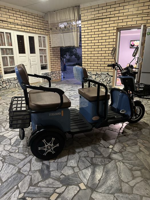 Skuter sotiladi 3 kishilik kattasi
