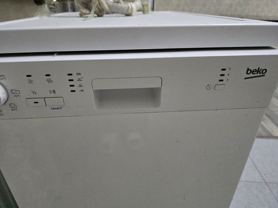 Продам посудомоечную машину Beko