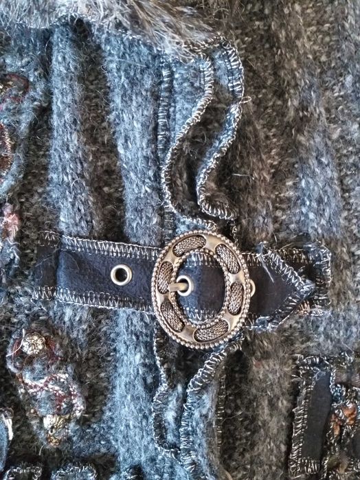 Топла, уникална жилетка