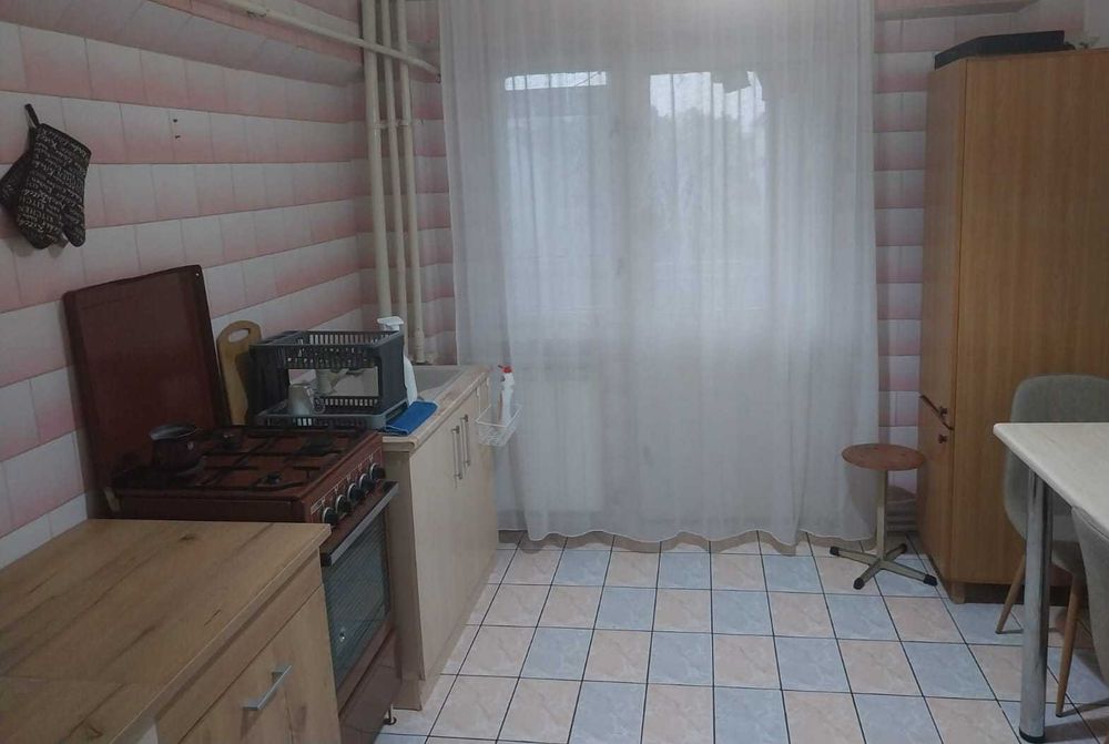 Inchiriez apartament