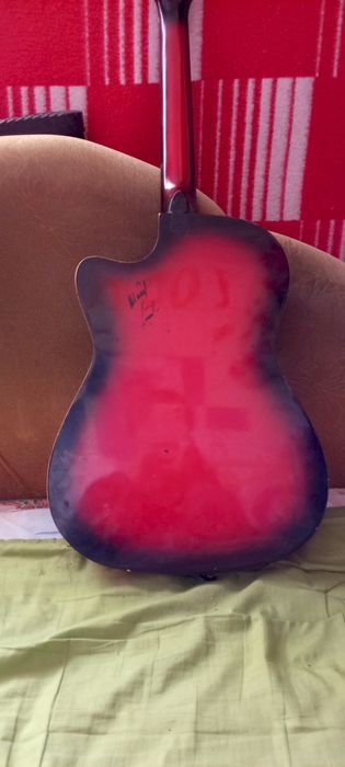 продам или обменяю гитару .