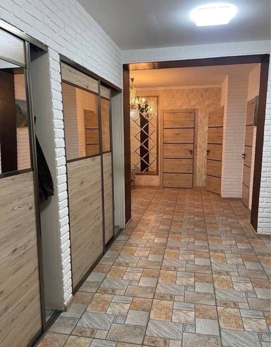 SHOSHILINCH! Yangi Hayot tumanida zamonaviy 3 qavatli uy sotiladi.