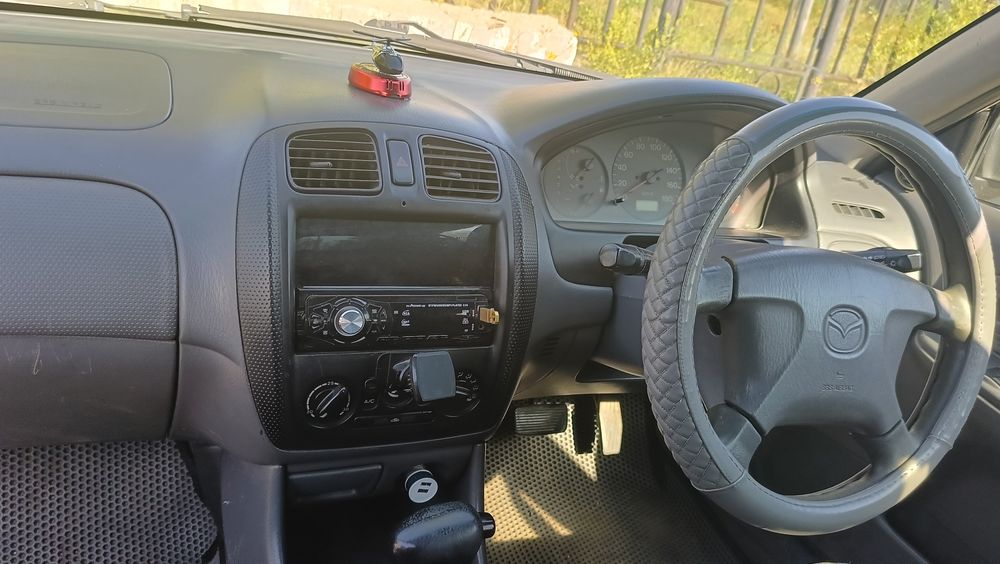 Продам машину Мазда Фэмили