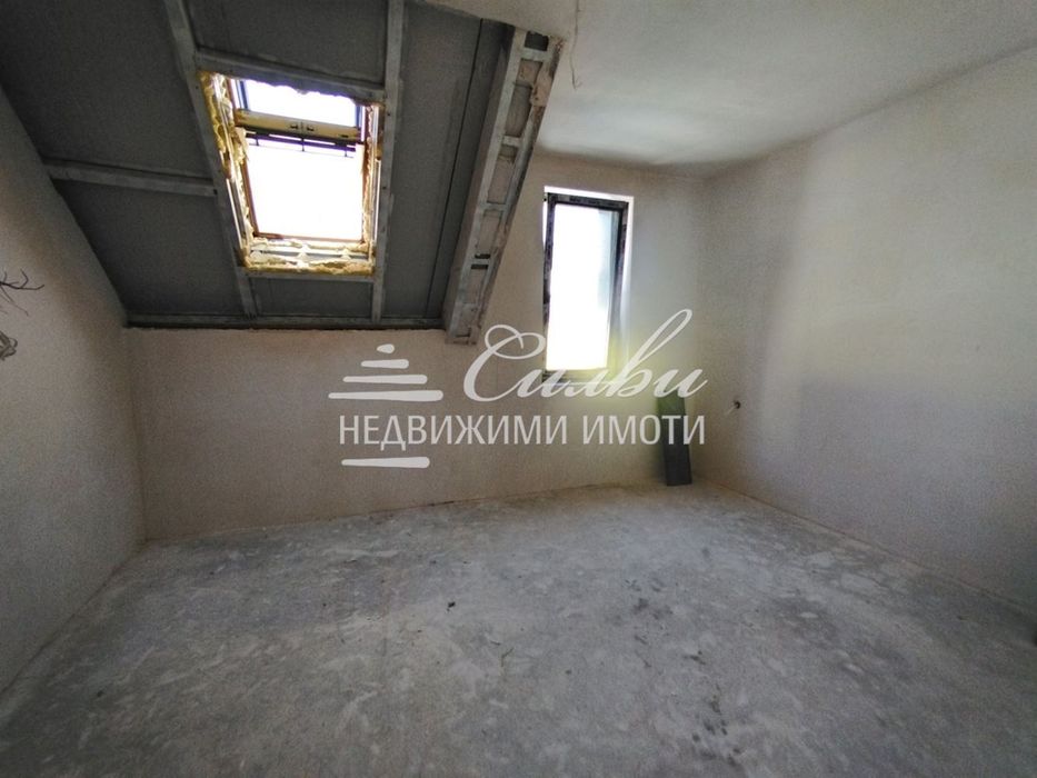 Тристаен апартамент в НОВОСТРОЯЩА СЕ жилищна сграда - Пети полк