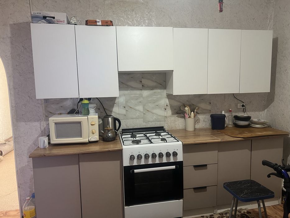 Срочно продам кухонный гарнитур б/у