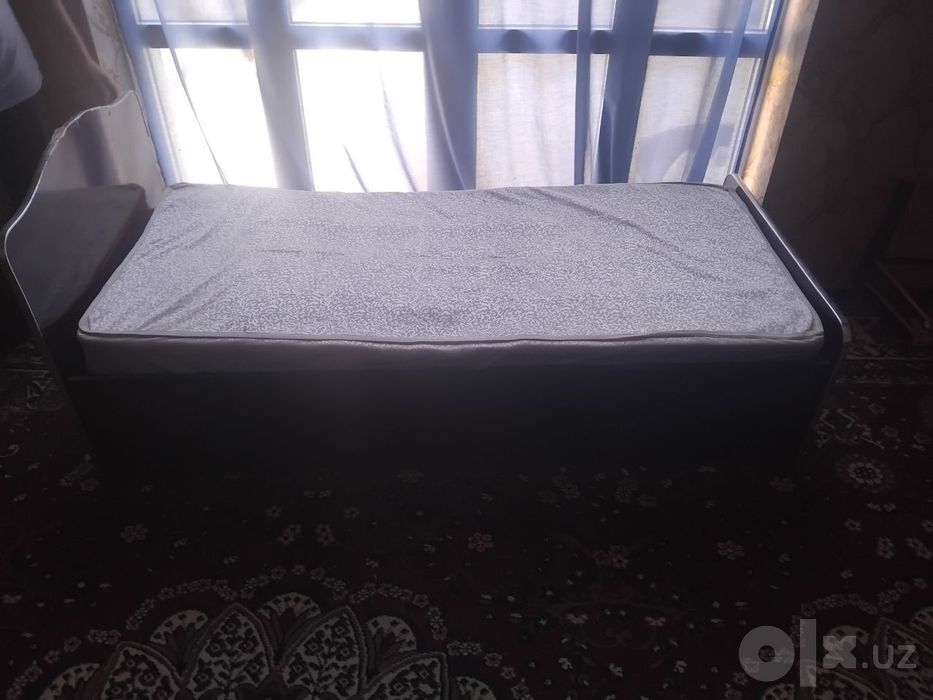 Bolalar kravati sotiladi