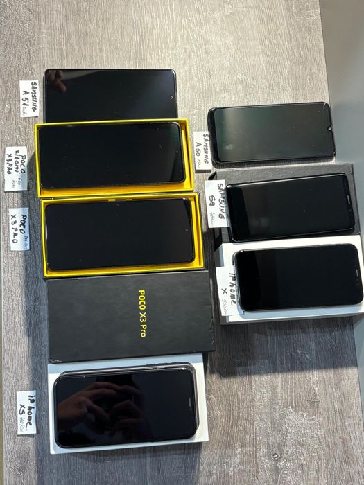 Vând telefoane in stare foarte buna , diferite marci .