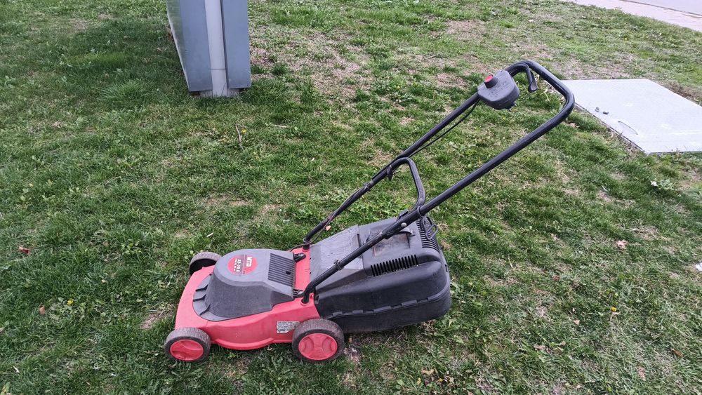 Електрическа косачка MTD 1000