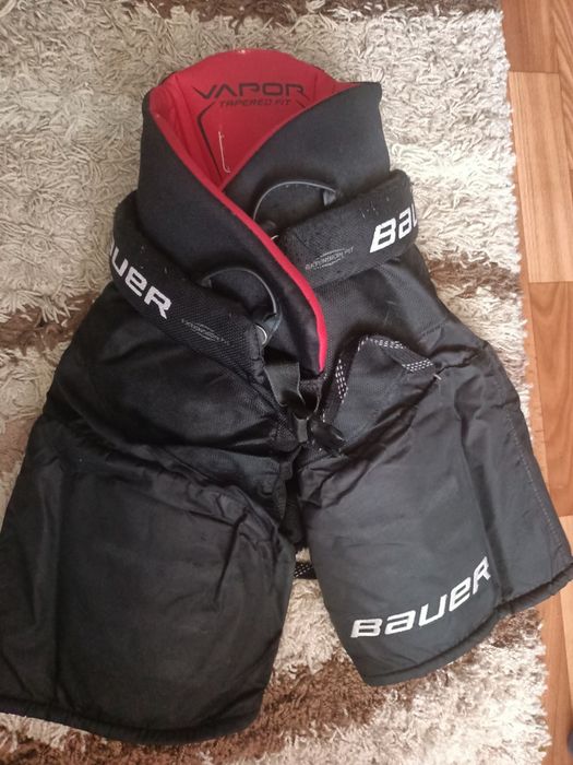 Продам хоккейные шорты Bayer