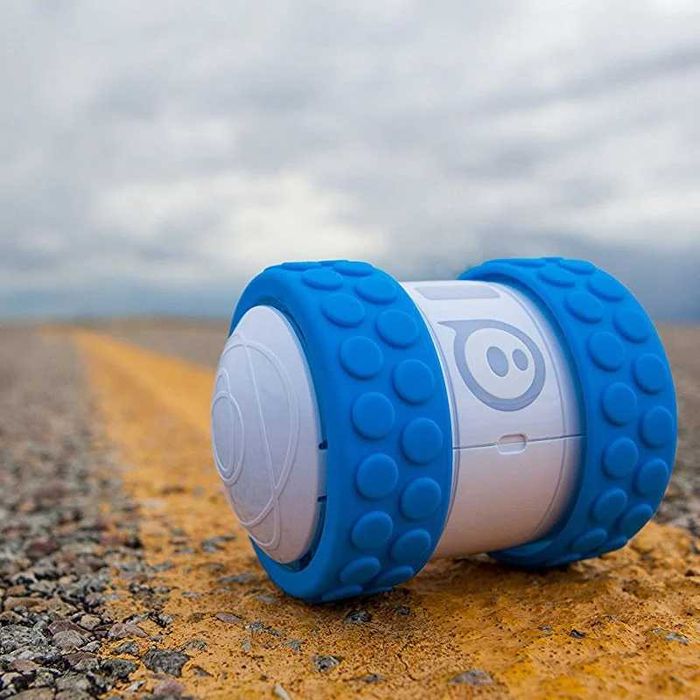 Robot cu aplicatie Sphero Ollie