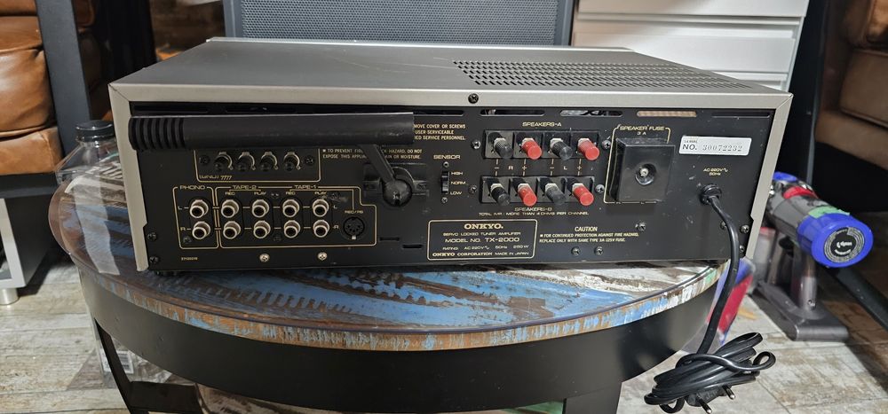 Amplitunner onkyo tx 2000 in stare foarte buna