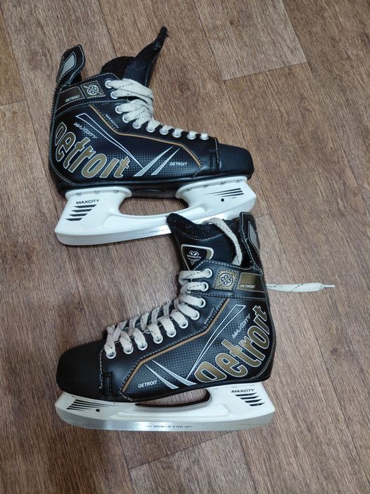 Коньки хоккейные мужские