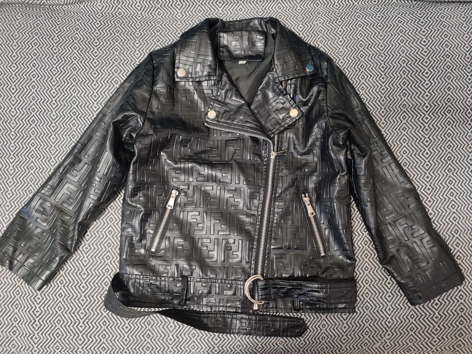 Продам.  куртку кожзам