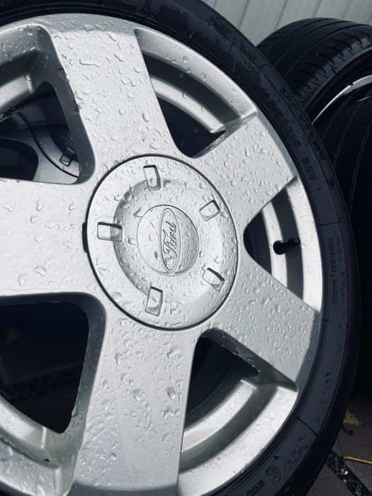 Vând set cauciucuri cu jante