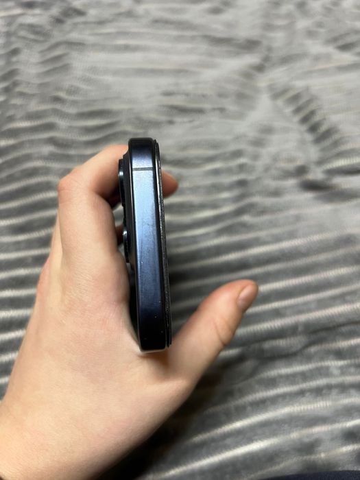 Продам Iphone 15 pro 256 gb