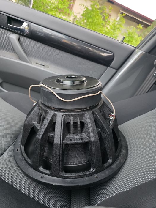 Сабвуфер для машины