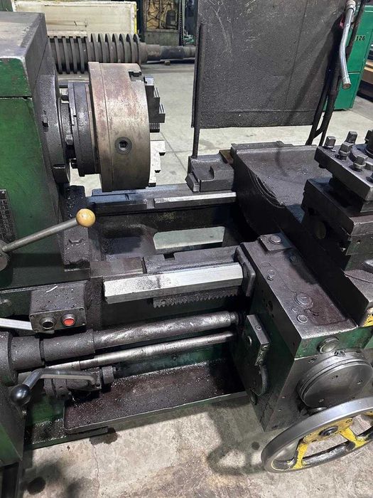 Продам станок токарный Дип 300 1М63