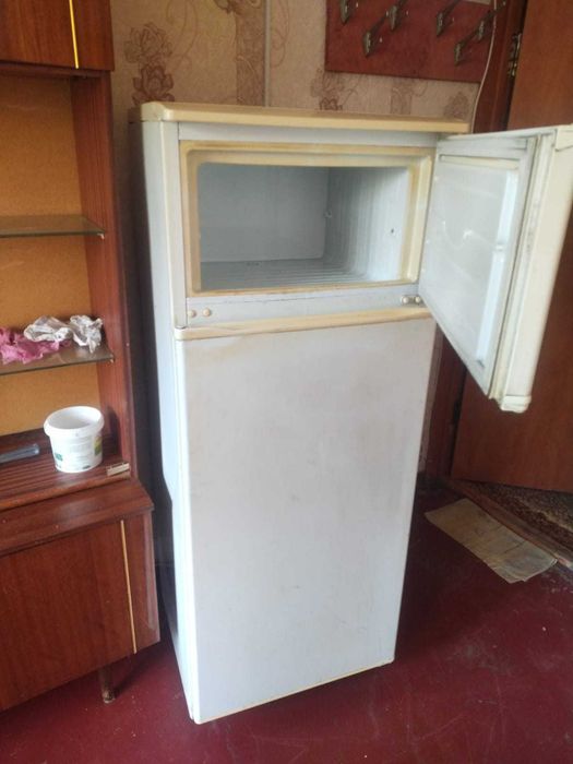 Продам холодильник, недорого.