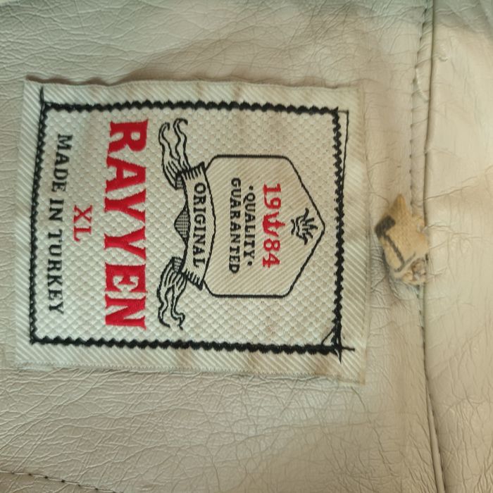 Продавам мъжко кожено яке!